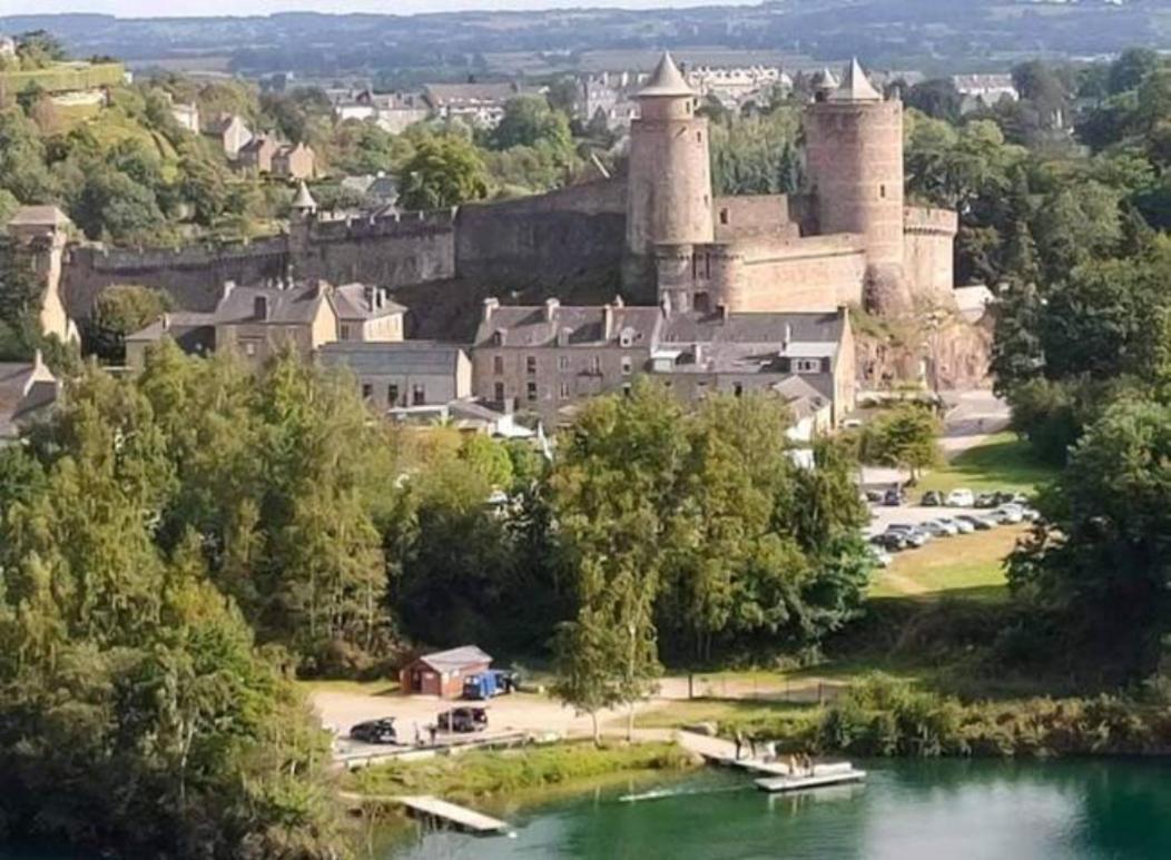 ポントルソンLe Petit Nid Du Mont Saint Michelアパートメント エクステリア 写真